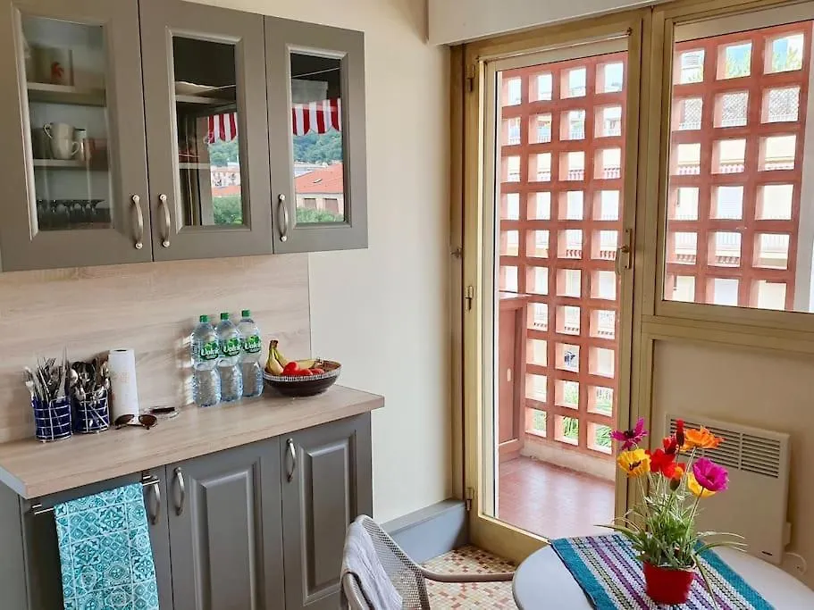 T4 Front De Mer ,Piscine 25 Metres ,Wifi,6A8 Personnes,Parking,Garage Roquebrune-Cap-Martin Apartment