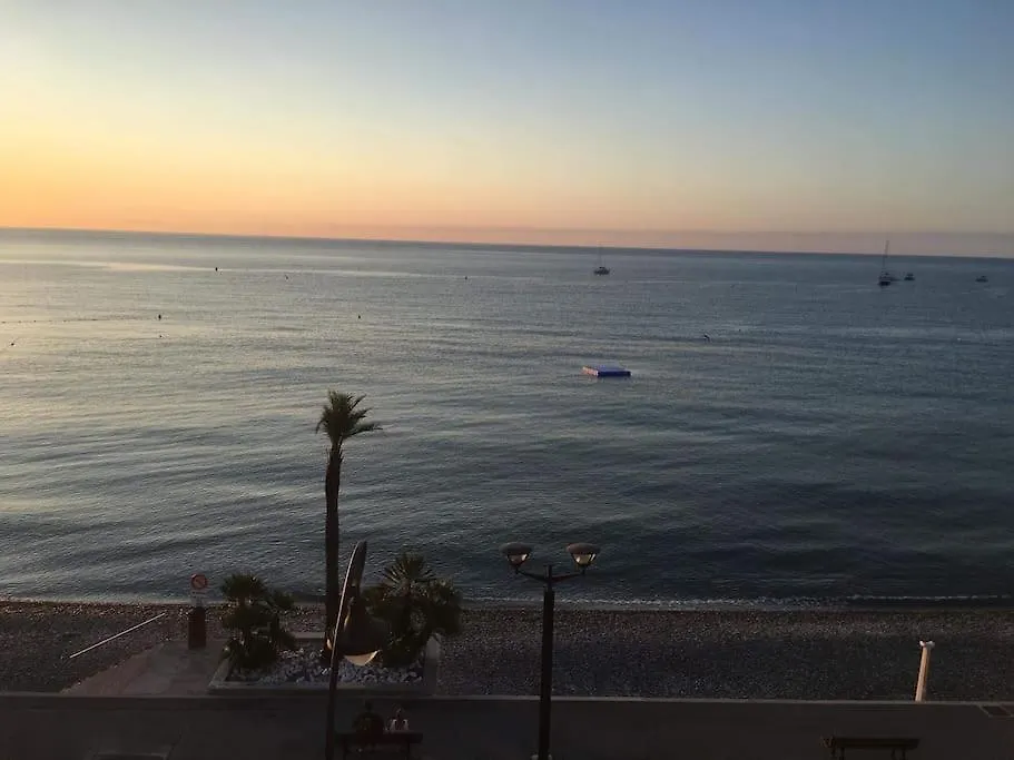 T4 Front De Mer ,Piscine 25 Metres ,Wifi,6A8 Personnes,Parking,Garage Roquebrune-Cap-Martin 0*,  France
